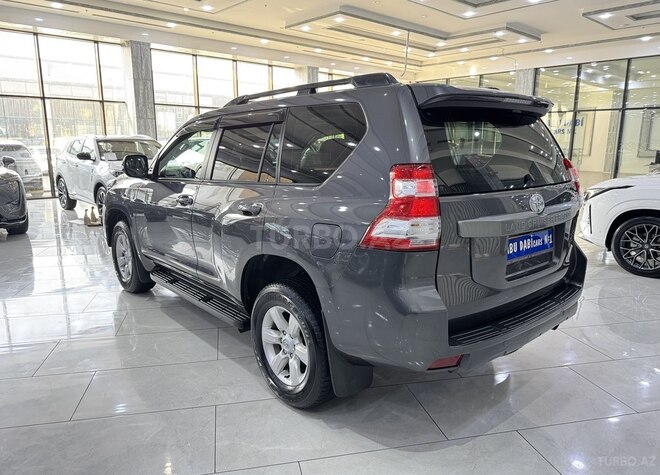 Toyota Land Cruiser Prado-6