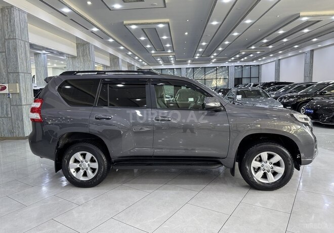 Toyota Land Cruiser Prado-4