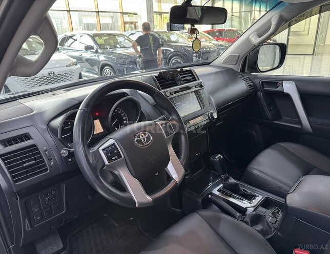 Toyota Land Cruiser Prado-9