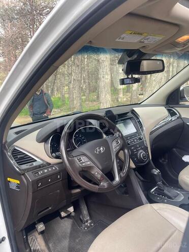 Hyundai Santa Fe-12
