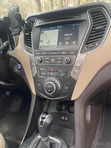 Hyundai Santa Fe-18