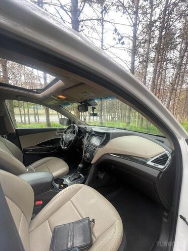 Hyundai Santa Fe-14