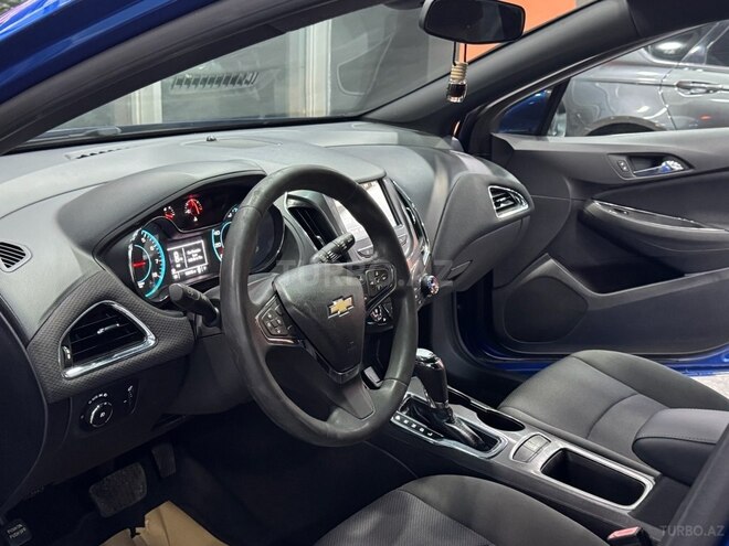 Chevrolet Cruze-16