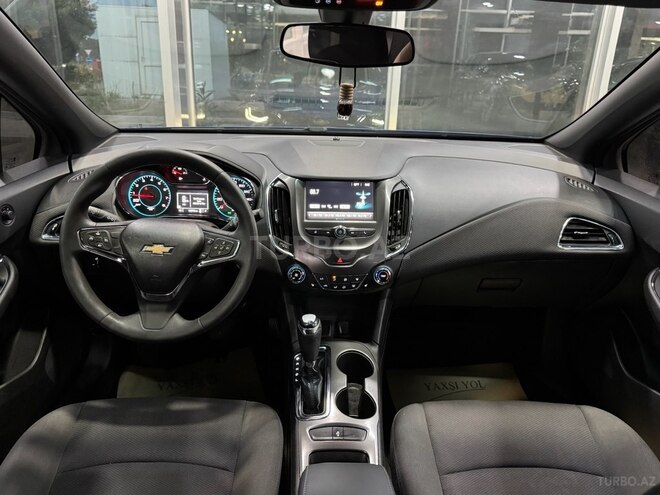 Chevrolet Cruze-20