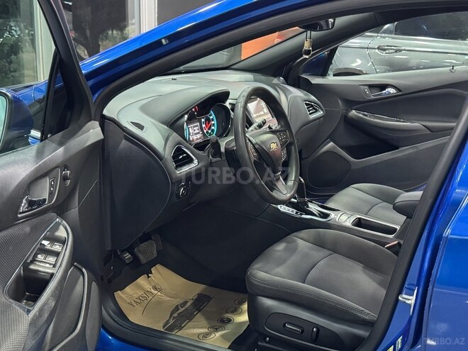Chevrolet Cruze-15
