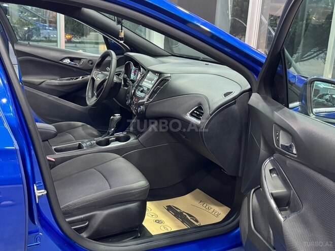 Chevrolet Cruze-17