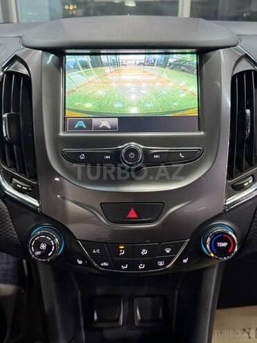 Chevrolet Cruze-24
