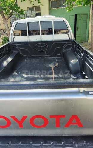 Toyota Hilux 2005, 220,000 km - 2.5 l - Bakı