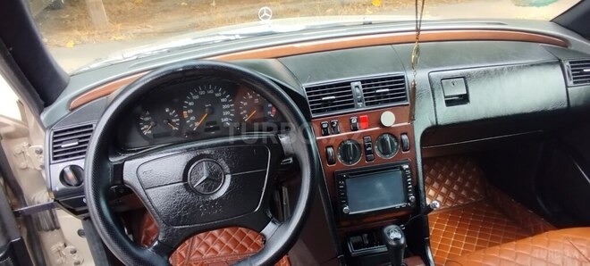 Mercedes C 180 1994, 285,417 km - 1.8 l - Qusar