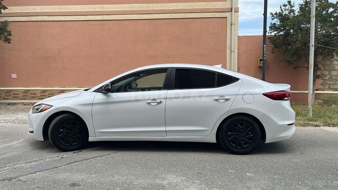 Hyundai Elantra 2017, 238,379 km - 2.0 л - Bakı