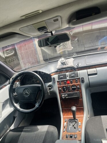 Mercedes E 240 1997, 387,745 km - 2.4 l - Bakı