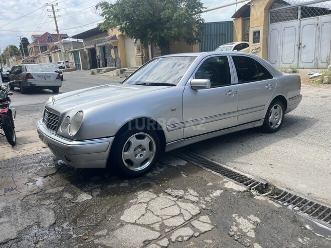 Mercedes E 240 1997, 387,745 km - 2.4 l - Bakı