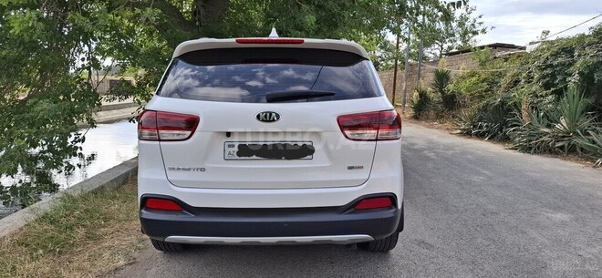 Kia Sorento-13