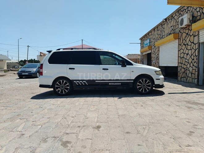 Mitsubishi Chariot 2002, 414,554 km - 2.4 л - Bakı