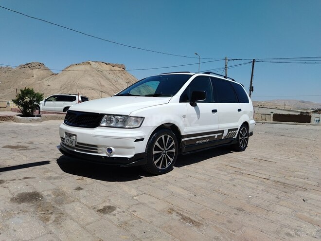Mitsubishi Chariot 2002, 414,554 km - 2.4 л - Bakı