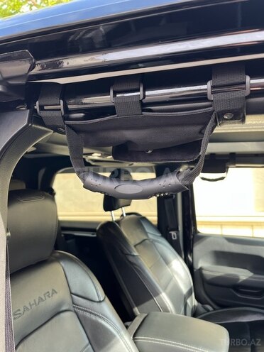 Jeep Wrangler-11