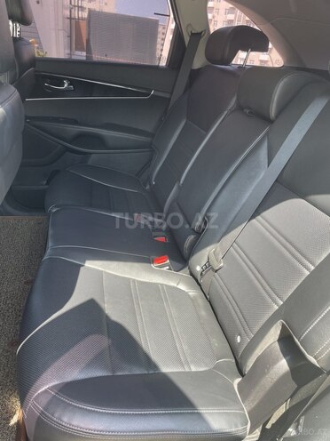 Kia Sorento-13