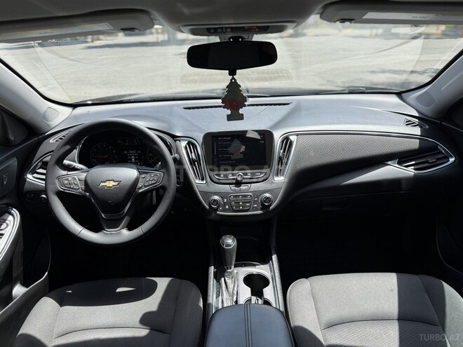 Chevrolet Malibu-9