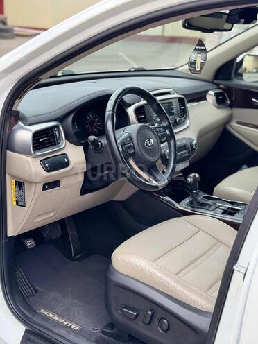 Kia Sorento-8