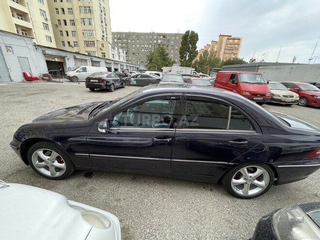 Mercedes C 320 2001, 200,000 km - 3.2 л - Bakı