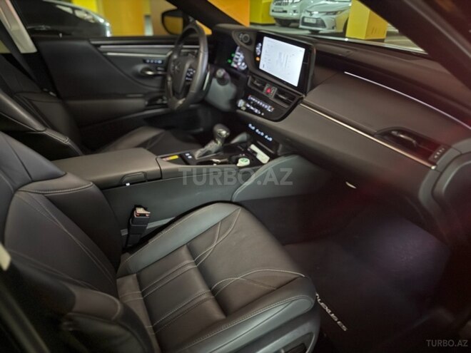 Lexus ES 300h-9