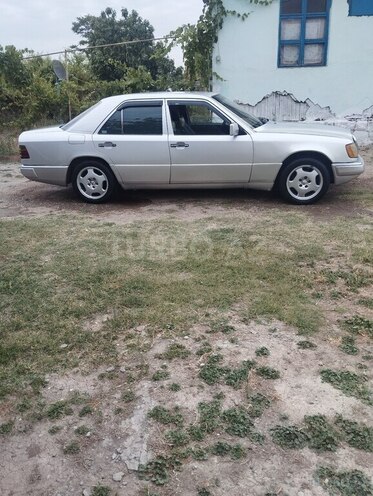 Mercedes E 200 d 1992, 274,100 km - 2.0 l - Sabirabad