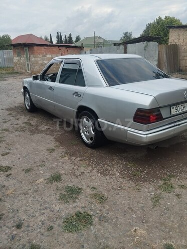 Mercedes E 200 d 1992, 274,100 km - 2.0 l - Sabirabad