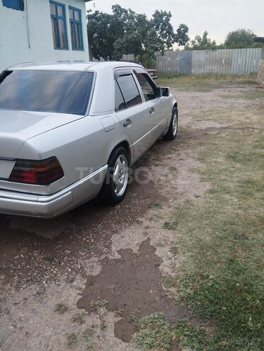 Mercedes E 200 d 1992, 274,100 km - 2.0 l - Sabirabad