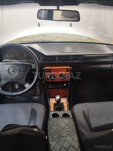 Mercedes E 200 d 1992, 274,100 km - 2.0 l - Sabirabad