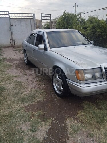 Mercedes E 200 d 1992, 274,100 km - 2.0 l - Sabirabad