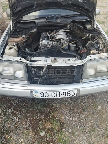 Mercedes E 200 d 1992, 274,100 km - 2.0 l - Sabirabad