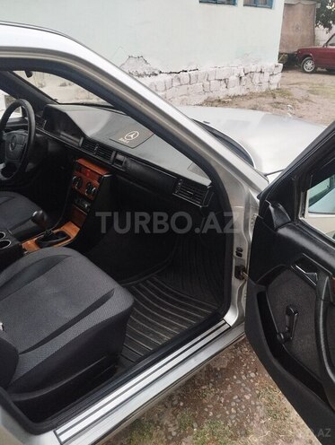Mercedes E 200 d 1992, 274,100 km - 2.0 l - Sabirabad