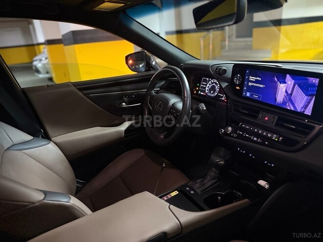 Lexus ES 300h 2023, 38,000 km - 2.5 l - Bakı