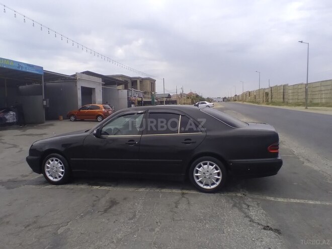Mercedes E 220 d 2001, 352,000 km - 2.2 l - Bakı