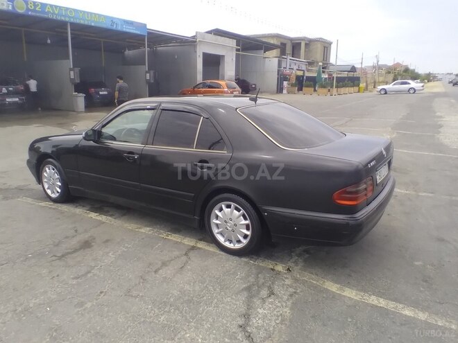 Mercedes E 220 d 2001, 352,000 km - 2.2 l - Bakı