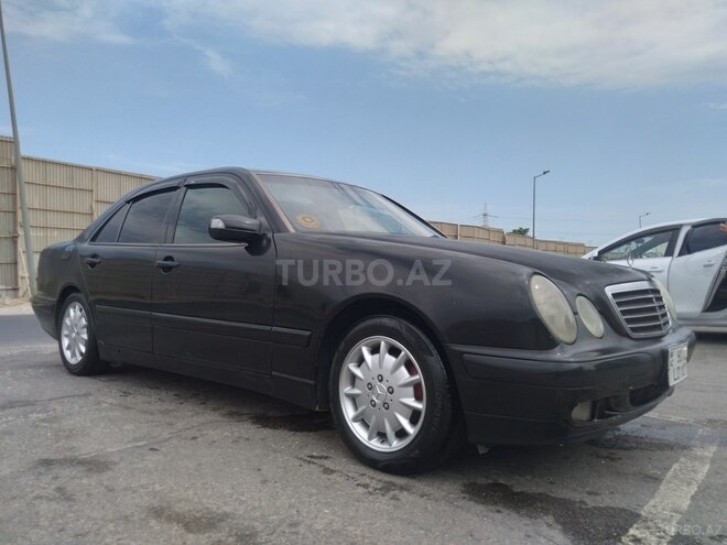 Mercedes E 220 d 2001, 352,000 km - 2.2 l - Bakı