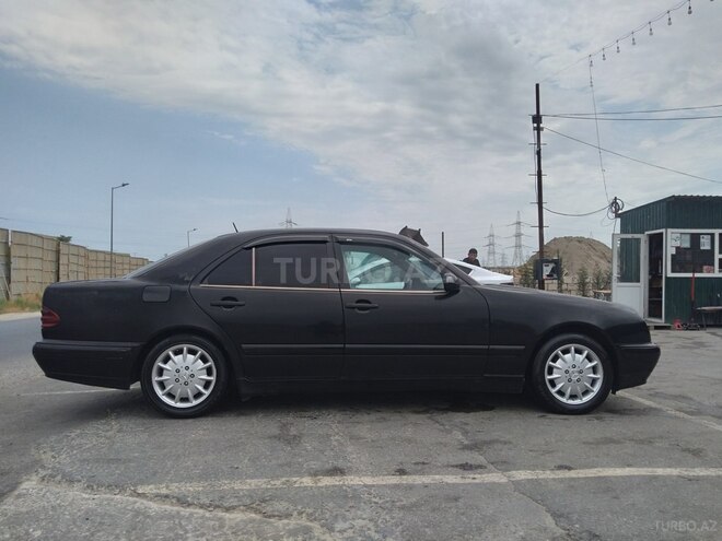 Mercedes E 220 d 2001, 352,000 km - 2.2 l - Bakı