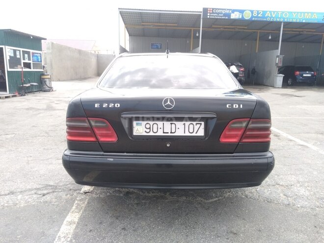Mercedes E 220 d 2001, 352,000 km - 2.2 l - Bakı
