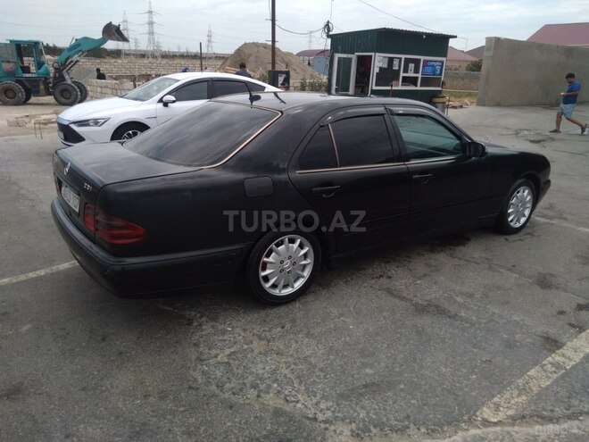 Mercedes E 220 d 2001, 352,000 km - 2.2 l - Bakı