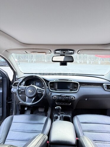 Kia Sorento-9