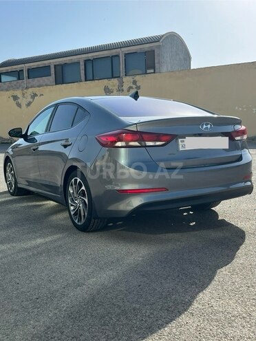 Hyundai Elantra 2018, 174,614 km - 2.0 l - Salyan