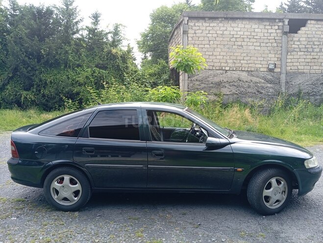 Opel Vectra 1998, 570,000 km - 1.8 l - Zaqatala