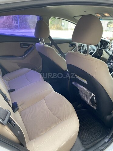 Hyundai Elantra 2015, 175,000 km - 1.8 l - Bakı