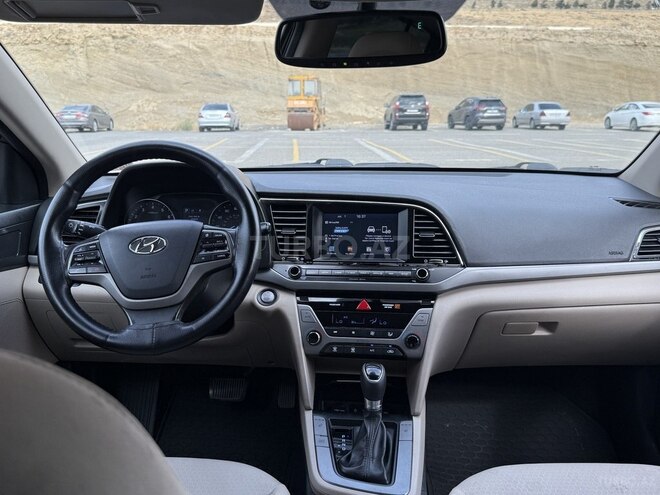 Hyundai Elantra 2016, 285,370 km - 2.0 l - Bakı
