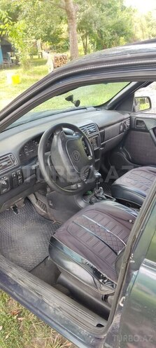 Opel Vectra 1993, 498,104 km - 1.8 l - Qəbələ