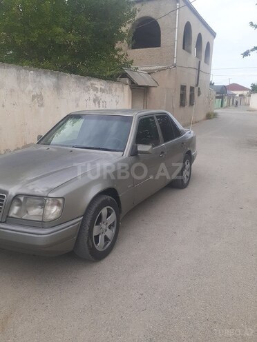 Mercedes E 300 1993, 366,000 km - 3.0 l - Bakı