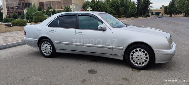 Mercedes E 220 d 2000, 565,200 km - 2.2 л - Ucar