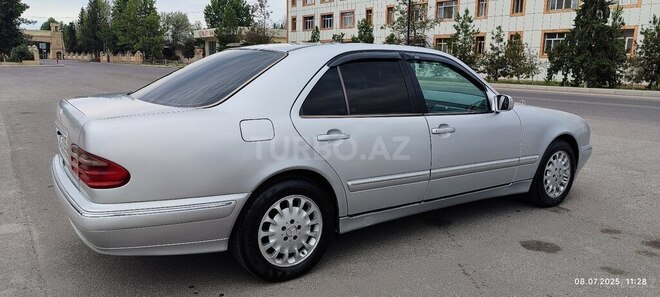 Mercedes E 220 d 2000, 565,200 km - 2.2 л - Ucar