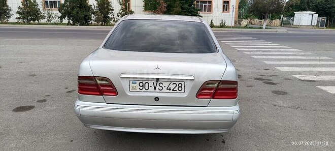 Mercedes E 220 d 2000, 565,200 km - 2.2 л - Ucar
