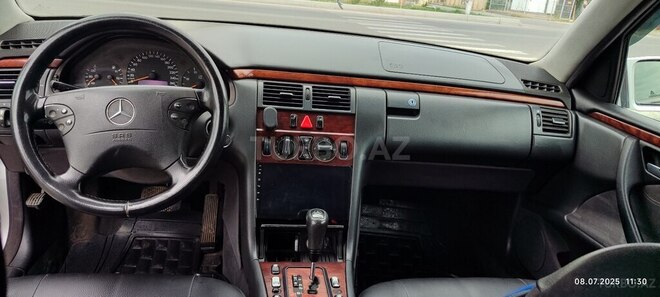 Mercedes E 220 d 2000, 565,200 km - 2.2 л - Ucar